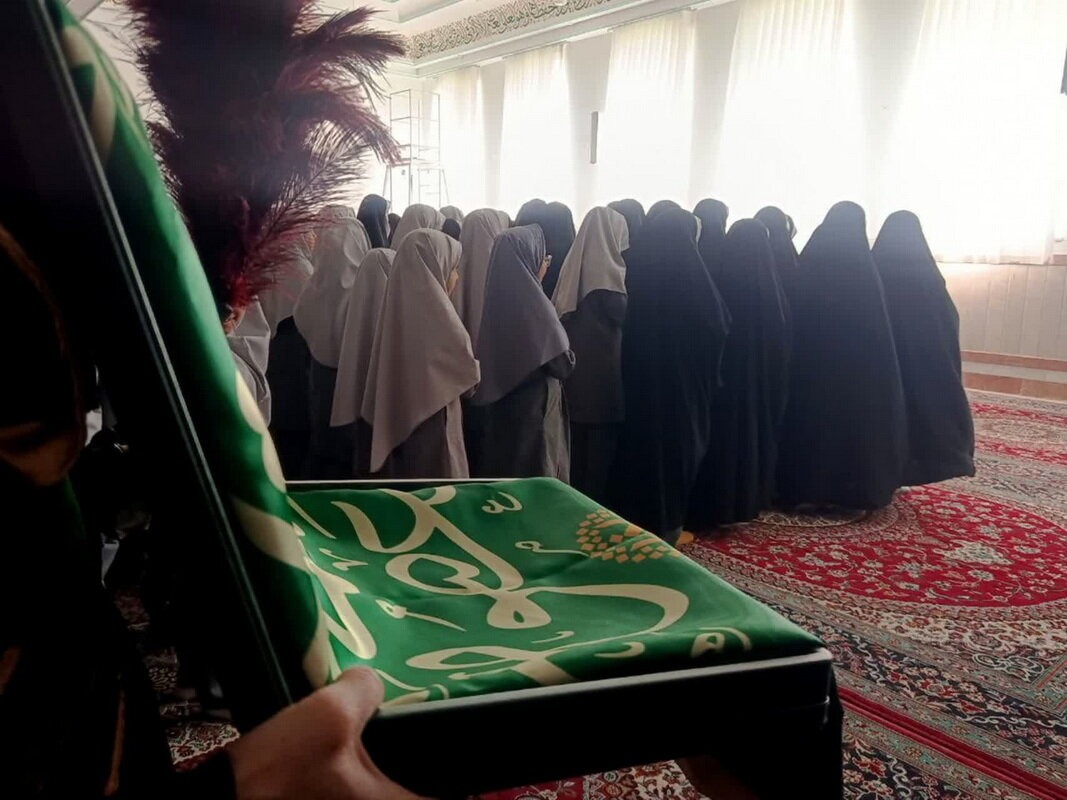 خادمان حرم حضرت معصومه (سلام‌الله علیها) به مدارس دخترانه قم رفتند