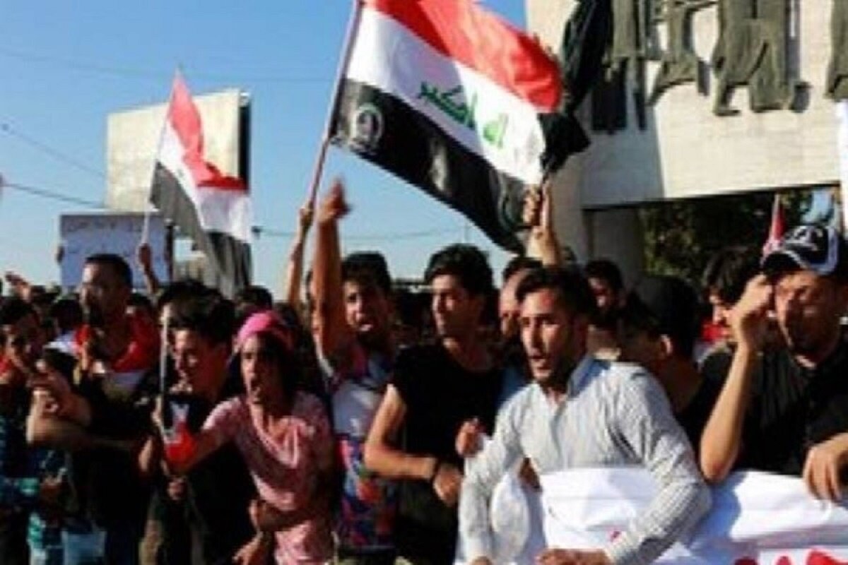 تجمع بصره در اعتراض به محدودیت پرواز ایران