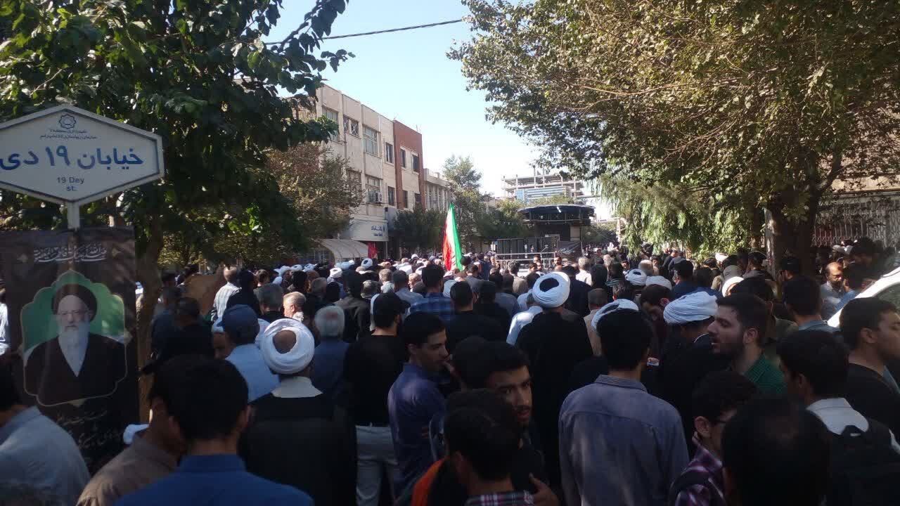 تشییع آیت‌الله شبیری از مسجد میدان جهاد آغاز شد